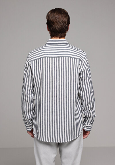 Afficher les détails de Chemise À Manches Longues Marine Relaxed Fit Rayé Mousseline Homme