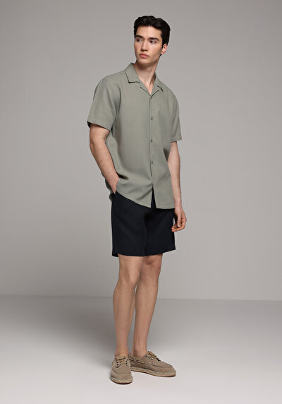 Afficher les détails de Chemise À Manches Courtes Kaki Droit Regular Fit Homme