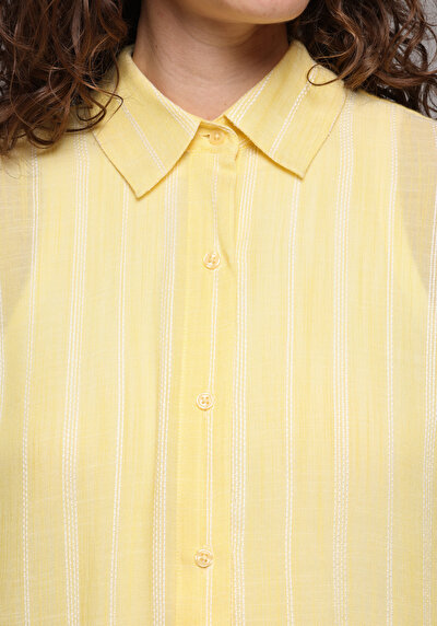 Image de Chemise À Manches Longues Jaune Boyfriend Fit Rayé Ratière Femme