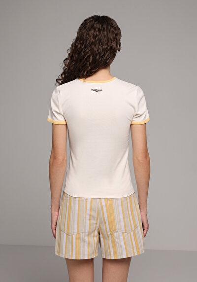 Afficher les détails de T-shirt À Manches Courtes Ecru Slim Fit Imprimé Femme