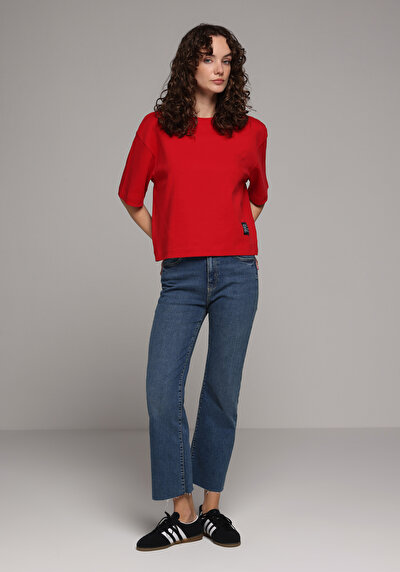 Image de T-shirt À Manches Courtes Rouge Oversize Fit Droit Femme