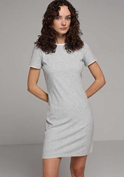 Image de Robe Gris Slim Fit Manches Courtes Normale Côtelé Femme