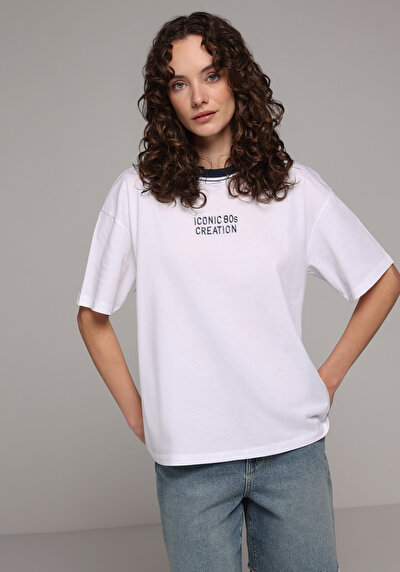 Image de T-shirt À Manches Courtes Blanc Oversize Fit Imprimé Femme