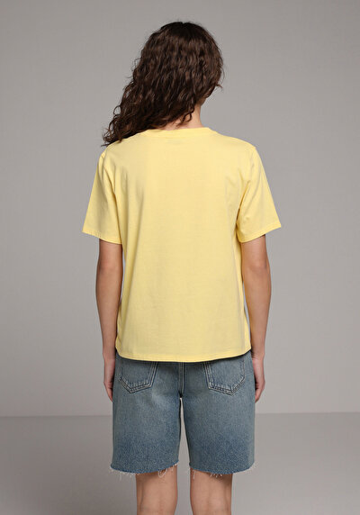 Image de T-shirt À Manches Courtes Jaune Regular Fit Imprimé Femme