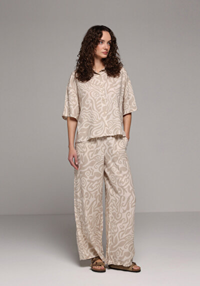 Image de Pantalon Beige Straight Leg High Rise En Uni Regular Fit Femme