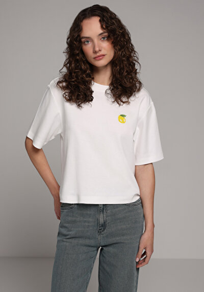 Image de T-shirt À Manches Courtes Blanc Regular Fit Brodé Femme