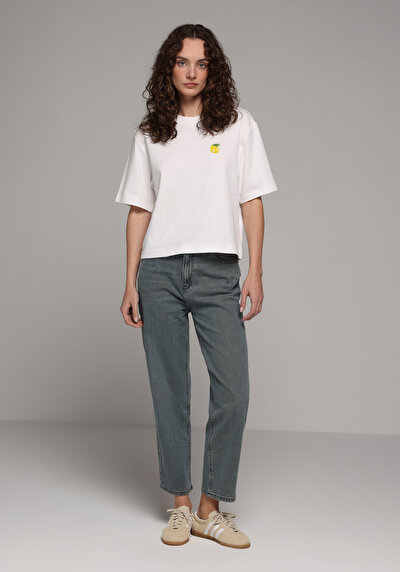 Image de T-shirt À Manches Courtes Blanc Regular Fit Brodé Femme