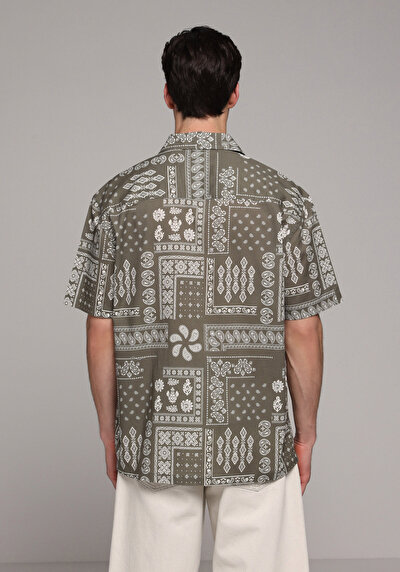 Image de Chemise À Manches Courtes Kaki Imprimé Boxy Fit Homme