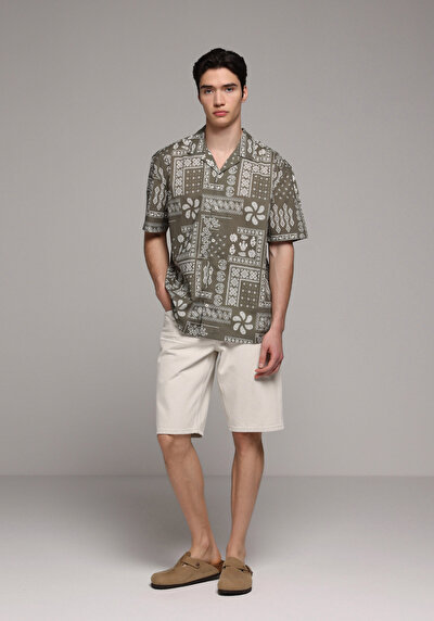Image de Chemise À Manches Courtes Kaki Imprimé Boxy Fit Homme