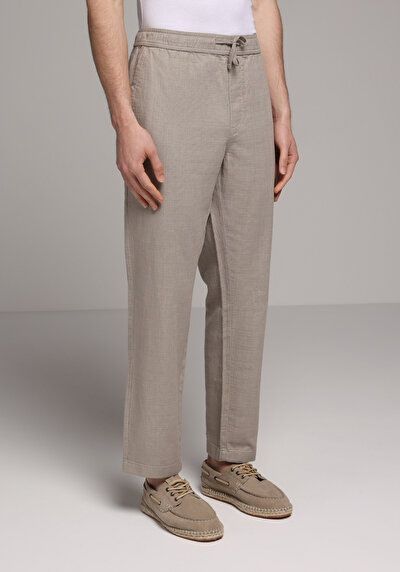 Image de Pantalon Beige Straight Leg Medium Rise En Sergé Regular Fit Homme