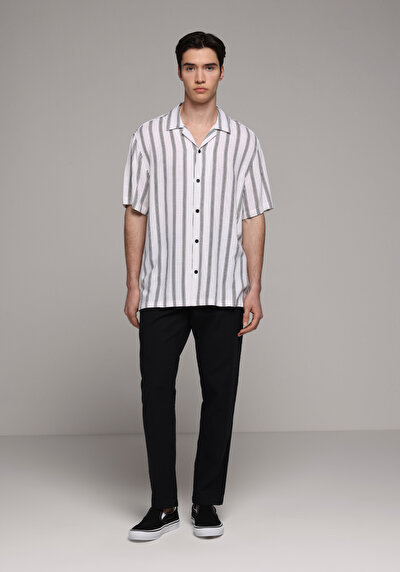 Image de Pantalon Noir Straight Leg Medium Rise En Sergé Regular Fit Homme