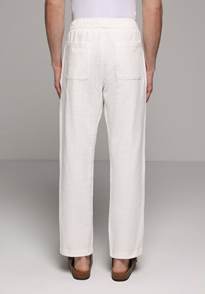 Image de Pantalon Blanc Straight Leg Medium Rise En Sergé Regular Fit Homme