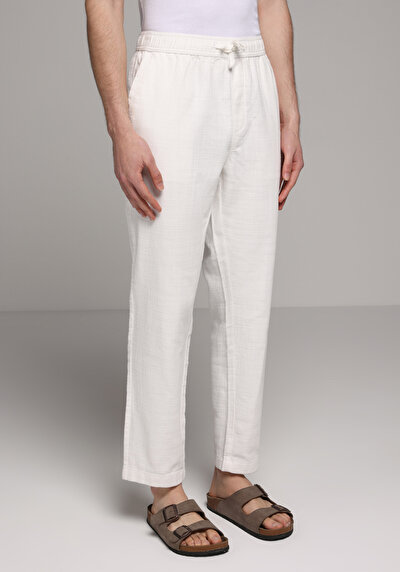Image de Pantalon Blanc Straight Leg Medium Rise En Sergé Regular Fit Homme