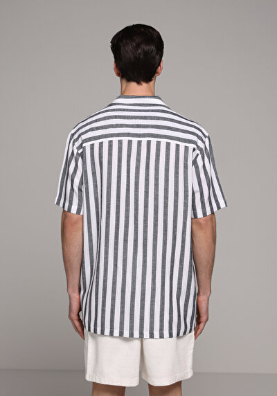 Afficher les détails de Chemise À Manches Courtes Marine Rayé Relaxed Fit Homme