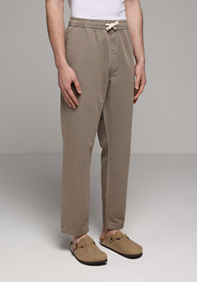 Image de Pantalon Beige Straight Leg Medium Rise En Sergé Regular Fit Homme