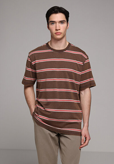 Image de T-shirt À Manches Courtes Marron Comfort Fit Rayé Homme
