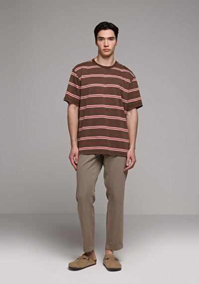 Image de T-shirt À Manches Courtes Marron Comfort Fit Rayé Homme