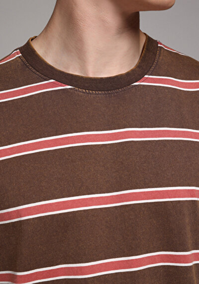Image de T-shirt À Manches Courtes Marron Comfort Fit Rayé Homme