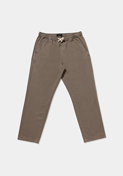 Image de Pantalon Beige Straight Leg Medium Rise En Sergé Regular Fit Homme