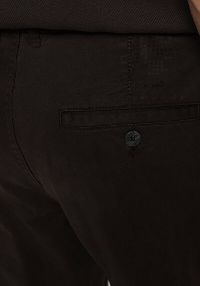 Afficher les détails de Pantalon Marron Straight Leg Medium Rise En Chino Regular Fit Homme