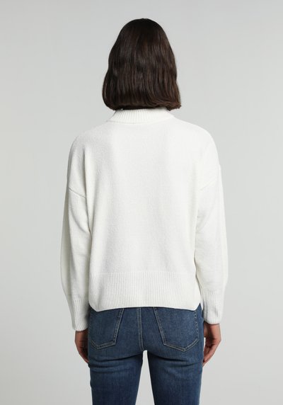 Image de Pull Blanc Regular Fit Manches Longues Femme