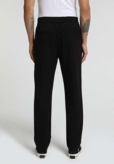Image de Pantalon Noir Straight Leg Medium Rise Sergé Regular Fit Homme