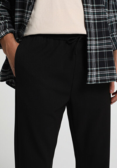 Image de Pantalon Noir Straight Leg Medium Rise Sergé Regular Fit Homme
