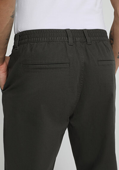 Image de Pantalon Kaki Straight Leg Medium Rise Sergé Regular Fit Homme
