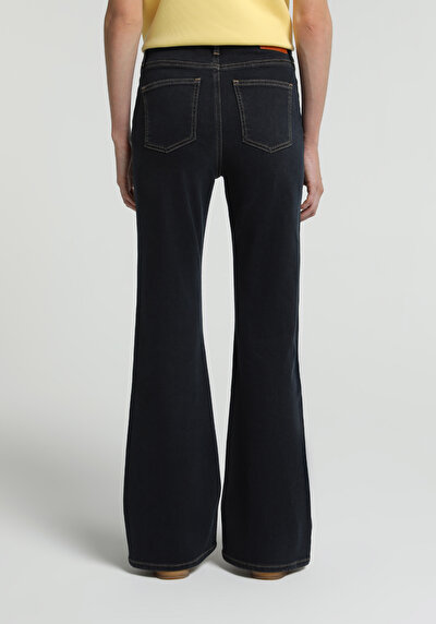 Image de 791 Monica Pantalon En Jean Flare Femme