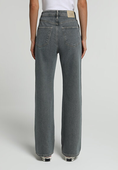 Image de 900 Laris Pantalon En Jean    Loose Bootcut Fit Femme