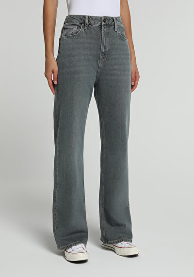 Image de 900 Laris Pantalon En Jean    Loose Bootcut Fit Femme