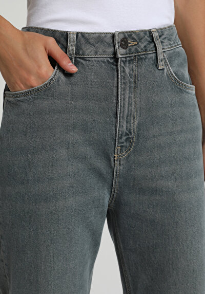Image de 900 Laris Pantalon En Jean    Loose Bootcut Fit Femme