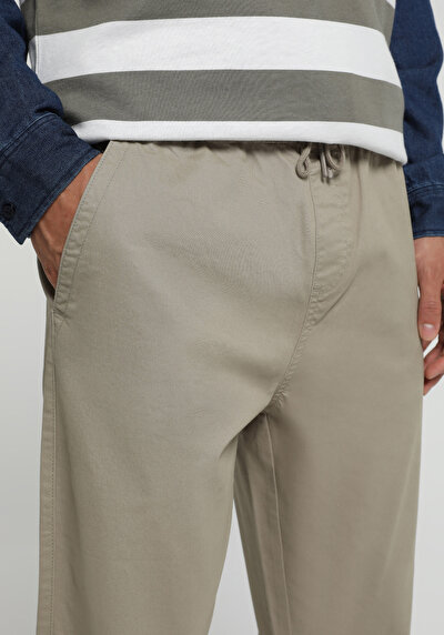 Image de Pantalon Beige Straight Leg Medium Rise Sergé Regular Fit Homme