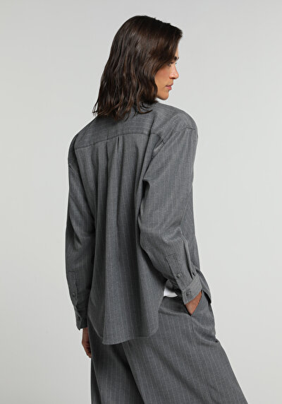 Image de Chemise À Manches Longues Gris Boyfriend Fit Rayé Sergé Femme