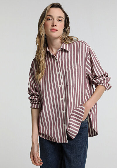 Image de Chemise À Manches Longues Bordeaux Boyfriend Fit Rayé Sergé Femme