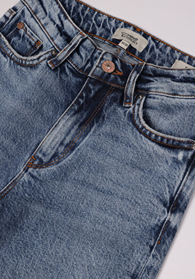 Image de 703 Carla Pantalon En Jean Straight Leg Medium Rise Slim Fit Femme