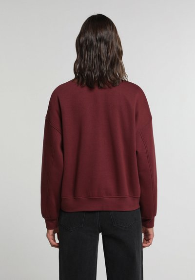 Image de Pull-over Bordeaux Oversize Fit Femme