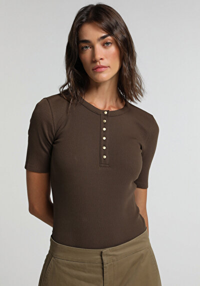 Image de T-shirt À Manches Courtes Marron Slim Fit  Femme