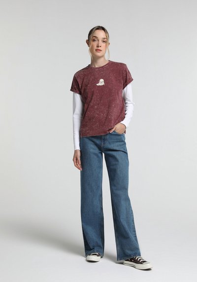 Image de T-shirt À Manches Courtes Bordeaux Slim Fit Imprimé Femme