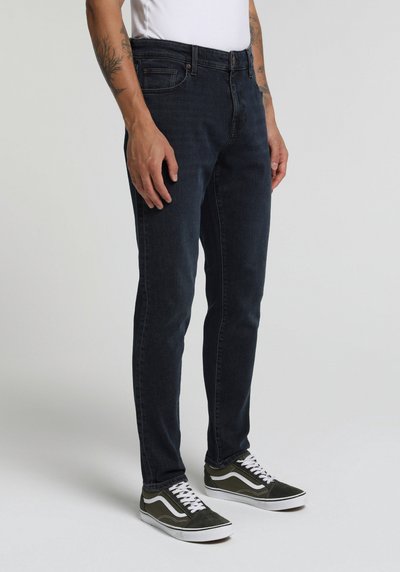Image de 041 Danny Pantalon En Jean Slim Leg Low Rise Slim Fit Homme