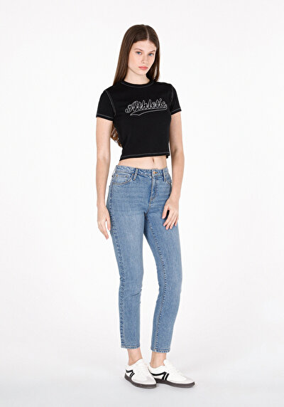 Image de 703 Carla Pantalon En Jean  Straight Leg Medium Rise Slim Fit Femme