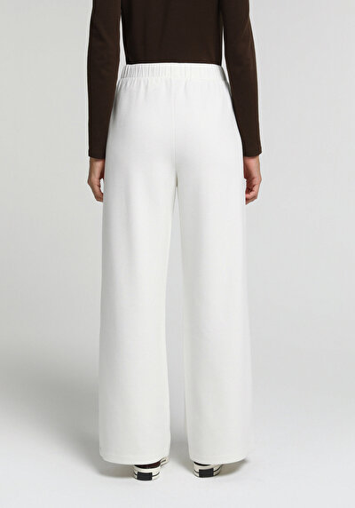 Image de Pantalon De Survêtement Blanc Regular Fit Femme