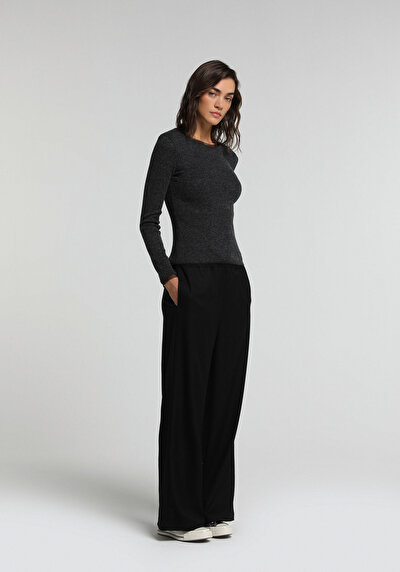 Image de T-shirt Noir Slim Fit Femme