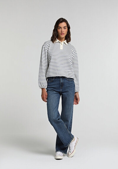Image de 900 Laris Pantalon En Jean    Loose Bootcut Fit Femme