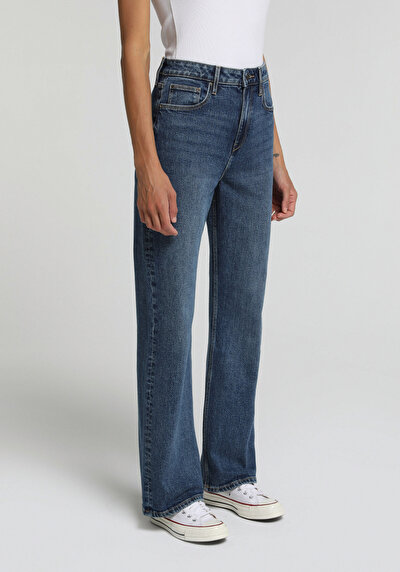 Image de 900 Laris Pantalon En Jean    Loose Bootcut Fit Femme