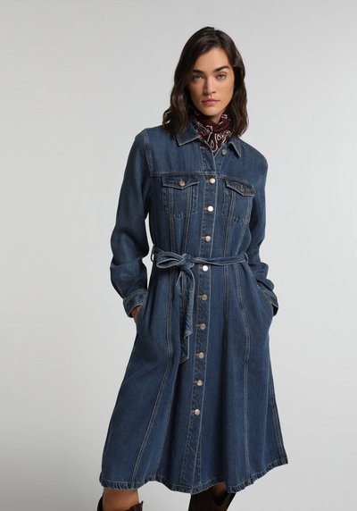 Image de Robe Regular Fit Manches Longues Maxi Jean Femme
