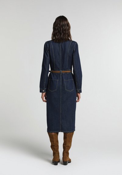Image de Robe Slim Fit Manches Longues Mdi Jean Femme