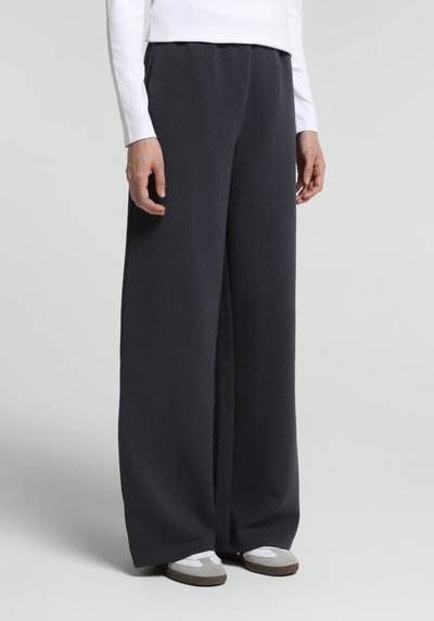 Image de Pantalon De Survêtement Marine Regular Fit Femme