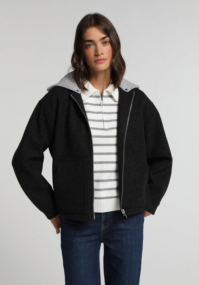 Image de Veste De Blazer Anthracite Oversize Fit Manches Longues Tissu De Timbre Femme