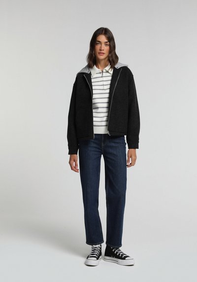 Image de Veste De Blazer Anthracite Oversize Fit Manches Longues Tissu De Timbre Femme